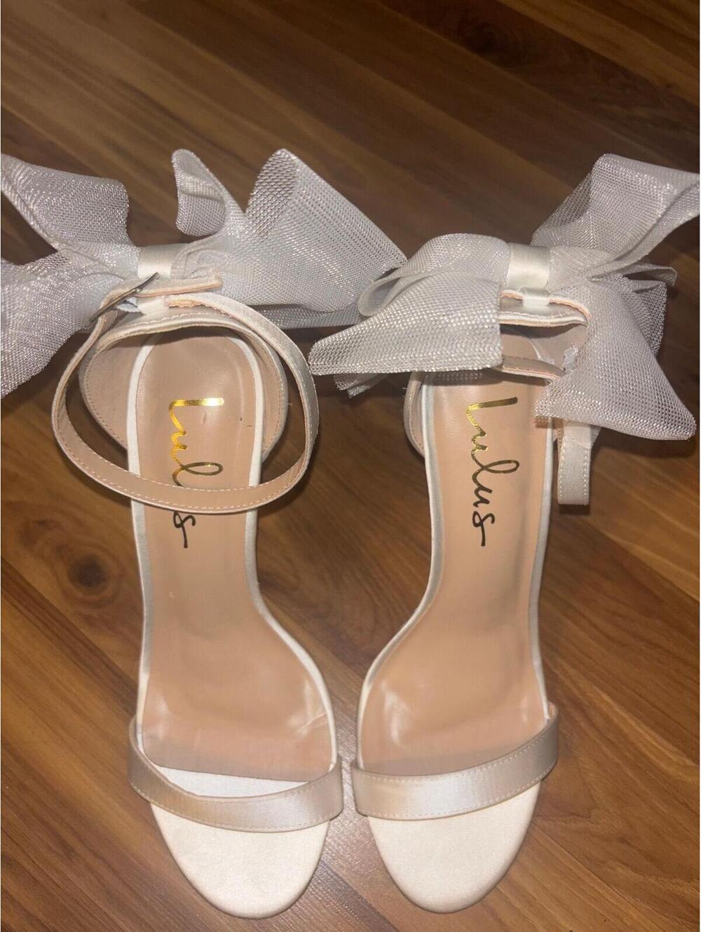 Lulus Ayanna White Satin Bow Stiletto Heels Size 7.5